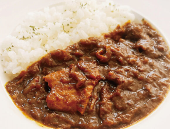 【とろとろでぷるぷる　至高の牛すじカレー】の作り方